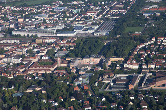 Vue aérienne de Château vu du nord à Bruchsal dans le département Bade-Wurtemberg, Allemagne