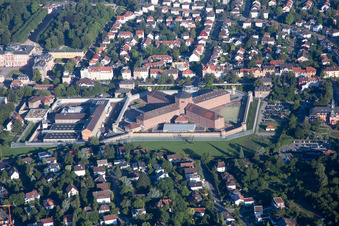 Vue aérienne de Établissement correctionnel du nord à Bruchsal dans le département Bade-Wurtemberg, Allemagne