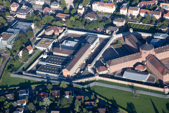 Vue aérienne de Établissement correctionnel du nord-est à Bruchsal dans le département Bade-Wurtemberg, Allemagne