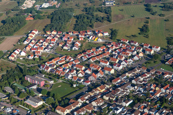 Vue aérienne de École communautaire à le quartier Wiesental in Waghäusel dans le département Bade-Wurtemberg, Allemagne