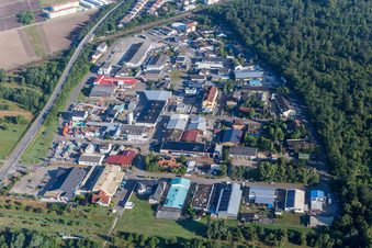 Vue aérienne de Zone industrielle et implantation d'entreprise NO à Wiesental à Waghäusel dans le département Bade-Wurtemberg, Allemagne