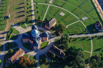 Ermitage Waghäusel à Waghäusel dans le département Bade-Wurtemberg, Allemagne du point de vue du drone