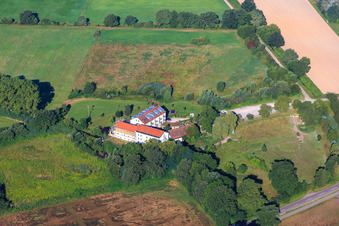 Vue aérienne de Hôtel Zeiskamer Mühle à Zeiskam dans le département Rhénanie-Palatinat, Allemagne