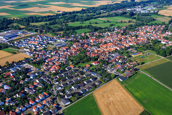 Vue aérienne de Vue du village depuis le nord-est à Rohrbach dans le département Rhénanie-Palatinat, Allemagne