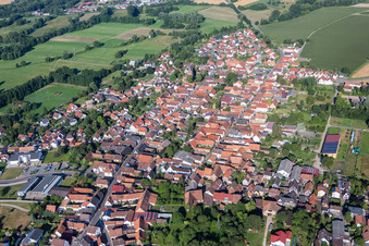 Vue aérienne de Champs agricoles et terres agricoles à Rohrbach dans le département Rhénanie-Palatinat, Allemagne