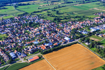 Vue aérienne de Vue d'ensemble du village depuis le nord à Steinfeld dans le département Rhénanie-Palatinat, Allemagne