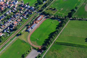 Vue aérienne de Wiesentalhalle à Steinfeld dans le département Rhénanie-Palatinat, Allemagne