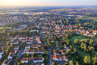 Vue aérienne de Gaisbühlstr à le quartier Frauenaurach in Erlangen dans le département Bavière, Allemagne