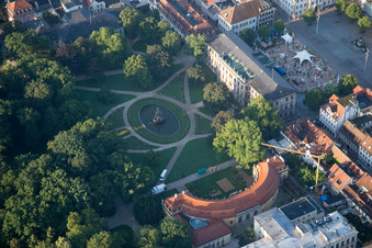 Vue aérienne de Jardin du château Erlangen à le quartier Markgrafenstadt in Erlangen dans le département Bavière, Allemagne