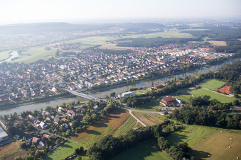 Vue oblique de Möhrendorf dans le département Bavière, Allemagne
