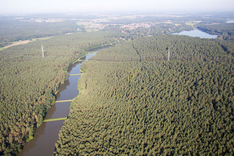 Vue aérienne de Fossé forestier à Möhrendorf dans le département Bavière, Allemagne