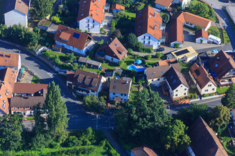 Vue aérienne de Lame d'épervier à le quartier Frauenaurach in Erlangen dans le département Bavière, Allemagne