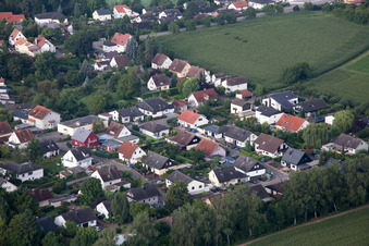 Maxburgstr à le quartier Billigheim in Billigheim-Ingenheim dans le département Rhénanie-Palatinat, Allemagne d'en haut