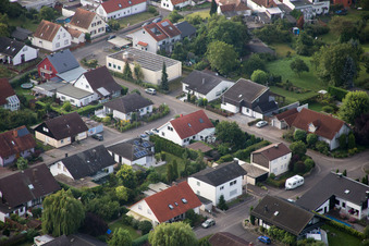 Maxburgstr à le quartier Billigheim in Billigheim-Ingenheim dans le département Rhénanie-Palatinat, Allemagne vue du ciel