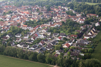 Maxburgstr à le quartier Billigheim in Billigheim-Ingenheim dans le département Rhénanie-Palatinat, Allemagne d'en haut