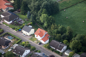 Quartier Billigheim in Billigheim-Ingenheim dans le département Rhénanie-Palatinat, Allemagne depuis l'avion