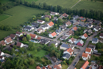 Maxburgstr à le quartier Billigheim in Billigheim-Ingenheim dans le département Rhénanie-Palatinat, Allemagne depuis l'avion