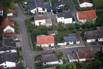Maxburgstr à le quartier Billigheim in Billigheim-Ingenheim dans le département Rhénanie-Palatinat, Allemagne vue du ciel