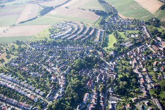 Vue aérienne de Village - Vue à le quartier Hohenwettersbach in Karlsruhe dans le département Bade-Wurtemberg, Allemagne