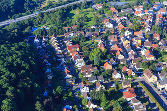 Vue aérienne de Steinkreuzstrasse à le quartier Wolfartsweier in Karlsruhe dans le département Bade-Wurtemberg, Allemagne