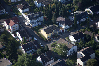 Vue aérienne de Wolfartsweier, Hellenstrasse à le quartier Durlach in Karlsruhe dans le département Bade-Wurtemberg, Allemagne