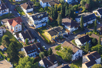 Vue oblique de Hellenstr à le quartier Wolfartsweier in Karlsruhe dans le département Bade-Wurtemberg, Allemagne