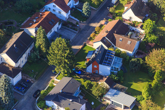 Vue aérienne de Rue Steinhof à le quartier Wolfartsweier in Karlsruhe dans le département Bade-Wurtemberg, Allemagne