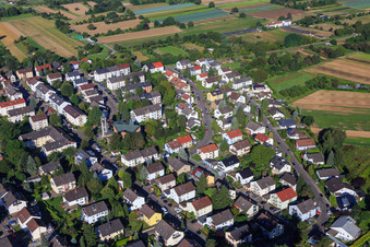 Vue aérienne de Sainte Marguerite à le quartier Wolfartsweier in Karlsruhe dans le département Bade-Wurtemberg, Allemagne