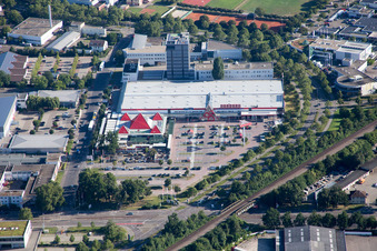 Vue aérienne de Bauhaus à le quartier Oststadt in Karlsruhe dans le département Bade-Wurtemberg, Allemagne