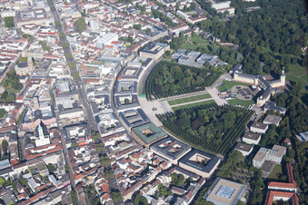 Vue aérienne de Cercle à le quartier Innenstadt-West in Karlsruhe dans le département Bade-Wurtemberg, Allemagne
