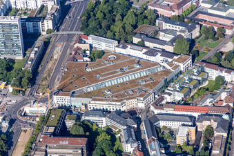 Vue aérienne de Centre Ettlinger Tor à le quartier Innenstadt-West in Karlsruhe dans le département Bade-Wurtemberg, Allemagne