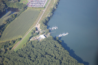 Vue aérienne de Club de voile à le quartier Maximiliansau in Wörth am Rhein dans le département Rhénanie-Palatinat, Allemagne