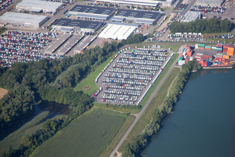 Vue aérienne de Zone industrielle d'Oberwald, port rhénan de Wörth à le quartier Maximiliansau in Wörth am Rhein dans le département Rhénanie-Palatinat, Allemagne