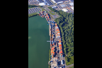 Photographie aérienne de Chargement de conteneurs par CONTARGO au port d'État de Wörth à le quartier Maximiliansau in Wörth am Rhein dans le département Rhénanie-Palatinat, Allemagne