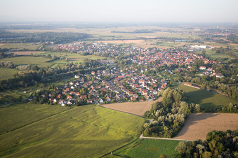 Beinheim dans le département Bas Rhin, France depuis l'avion
