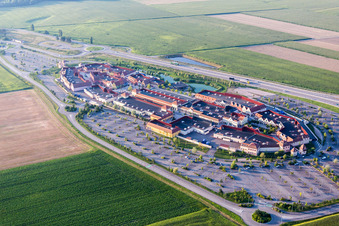 Centre commercial Roppenheim The Style Outlets à Roppenheim dans le département Bas Rhin, France depuis l'avion