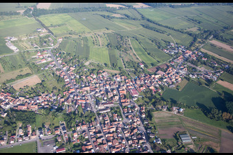 Vue aérienne de Obenheim dans le département Bas Rhin, France