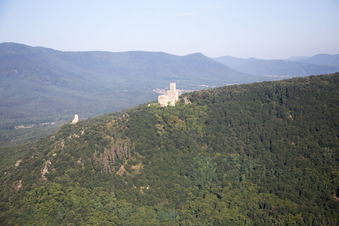 Vue aérienne de Scherwiller dans le département Bas Rhin, France