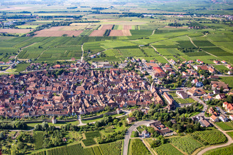 Vue aérienne de Bergheim dans le département Haut-Rhin, France