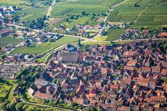 Vue aérienne de Église Notre-Dame à Bergheim dans le département Haut-Rhin, France