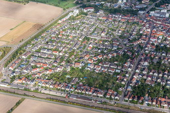 Vue aérienne de Zone de peuplement à le quartier Blankenloch in Stutensee dans le département Bade-Wurtemberg, Allemagne