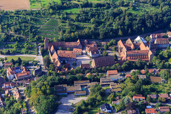 Vue aérienne de Monastère Maulbronn Patrimoine mondial de l'UNESCO à Maulbronn dans le département Bade-Wurtemberg, Allemagne
