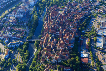 Vue aérienne de Vue d'ensemble de la vieille ville depuis le sud-est à Besigheim dans le département Bade-Wurtemberg, Allemagne