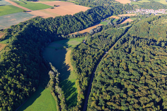 Vue aérienne de Buchenbachtal à le quartier Wolfsölden in Affalterbach dans le département Bade-Wurtemberg, Allemagne