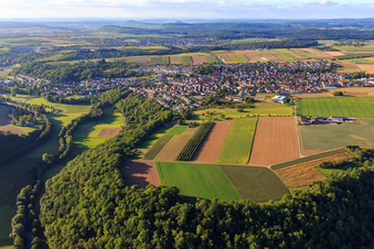 Vue aérienne de Vue du village depuis le sud à Kirchberg an der Murr dans le département Bade-Wurtemberg, Allemagne
