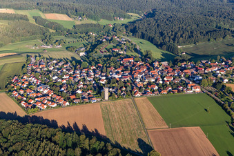 Vue aérienne de Champs agricoles et terres agricoles à le quartier Eulenhof in Kaisersbach dans le département Bade-Wurtemberg, Allemagne