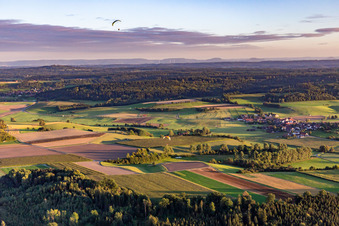 Vue aérienne de Aéroport de Mittelfischach à le quartier Unterfischach in Obersontheim dans le département Bade-Wurtemberg, Allemagne