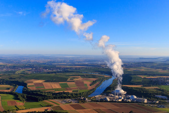 Photographie aérienne de Centrale nucléaire Neckarwestheim d'EnBW Kernkraft GmbH de l'est à Neckarwestheim dans le département Bade-Wurtemberg, Allemagne