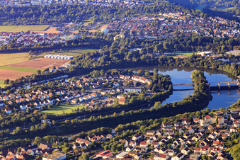 Vue aérienne de Boucle du Neckar depuis le nord à Besigheim dans le département Bade-Wurtemberg, Allemagne