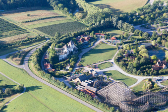 Parc d'aventure Tripsdrill à le quartier Treffentrill in Cleebronn dans le département Bade-Wurtemberg, Allemagne hors des airs